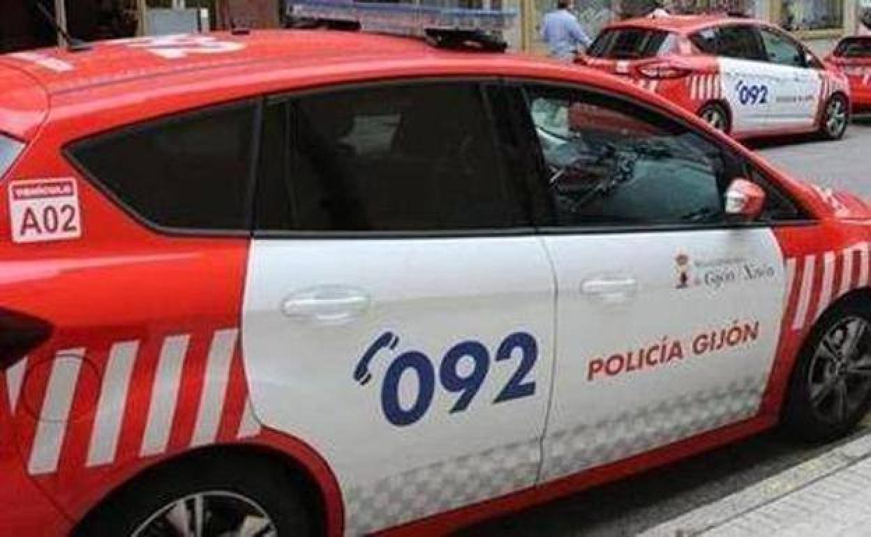 Coche de la Policía Local de Gijón 