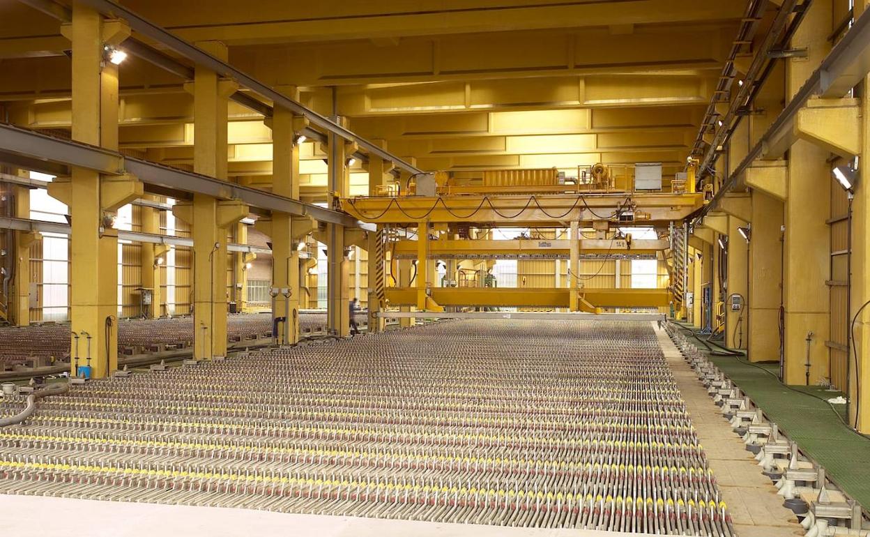 Asturiana de Zinc invertirá cien millones de euros en una nueva electrolisis