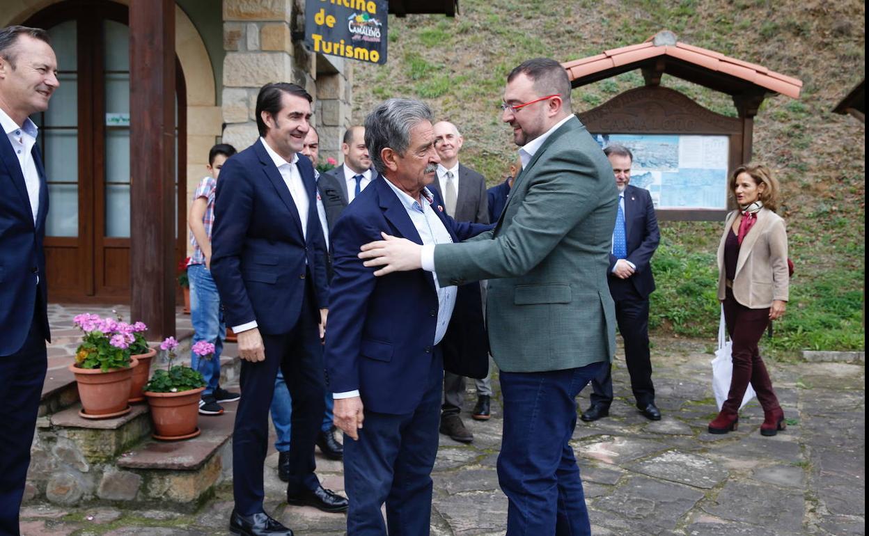 Barbón, Revilla y Mañueco defienden un modelo de financiación basado en el coste real de los servicios