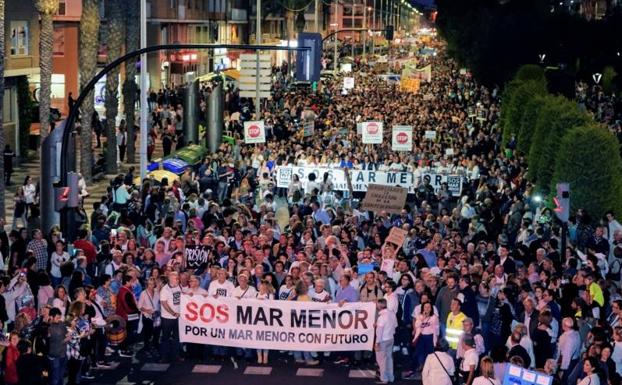 Imagen principal - Un grito histórico por el Mar Menor