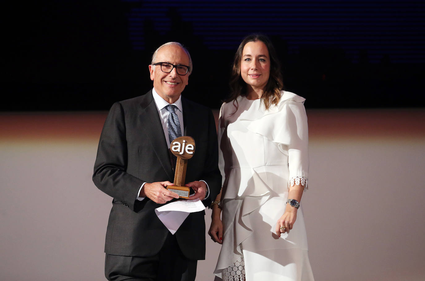 Los jóvenes empresarios asturianos entregan sus premios