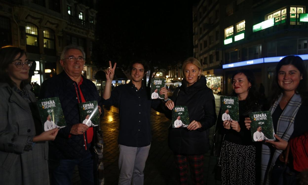 José María Figaredo y Cristina Coto, en Oviedo. :: PABLO LORENZANA