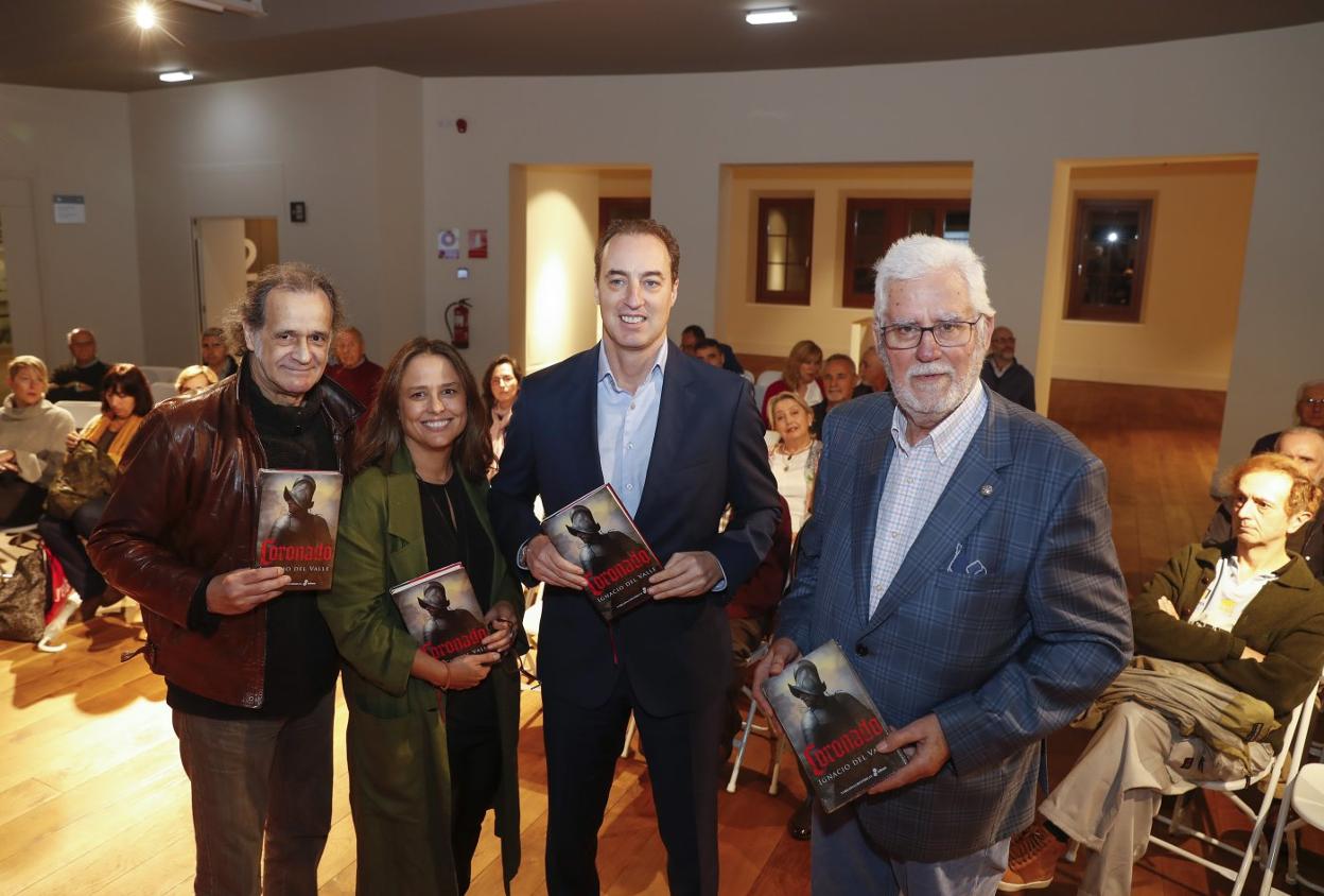 Rai García, María de Álvaro, Ignacio del Valle y Luis Rubio, antes de la presentación. 