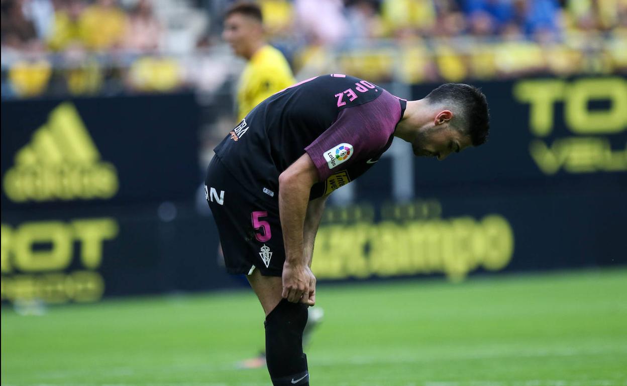 Borja López: «No puede ser que el árbitro se cargue un partido por una situación así»