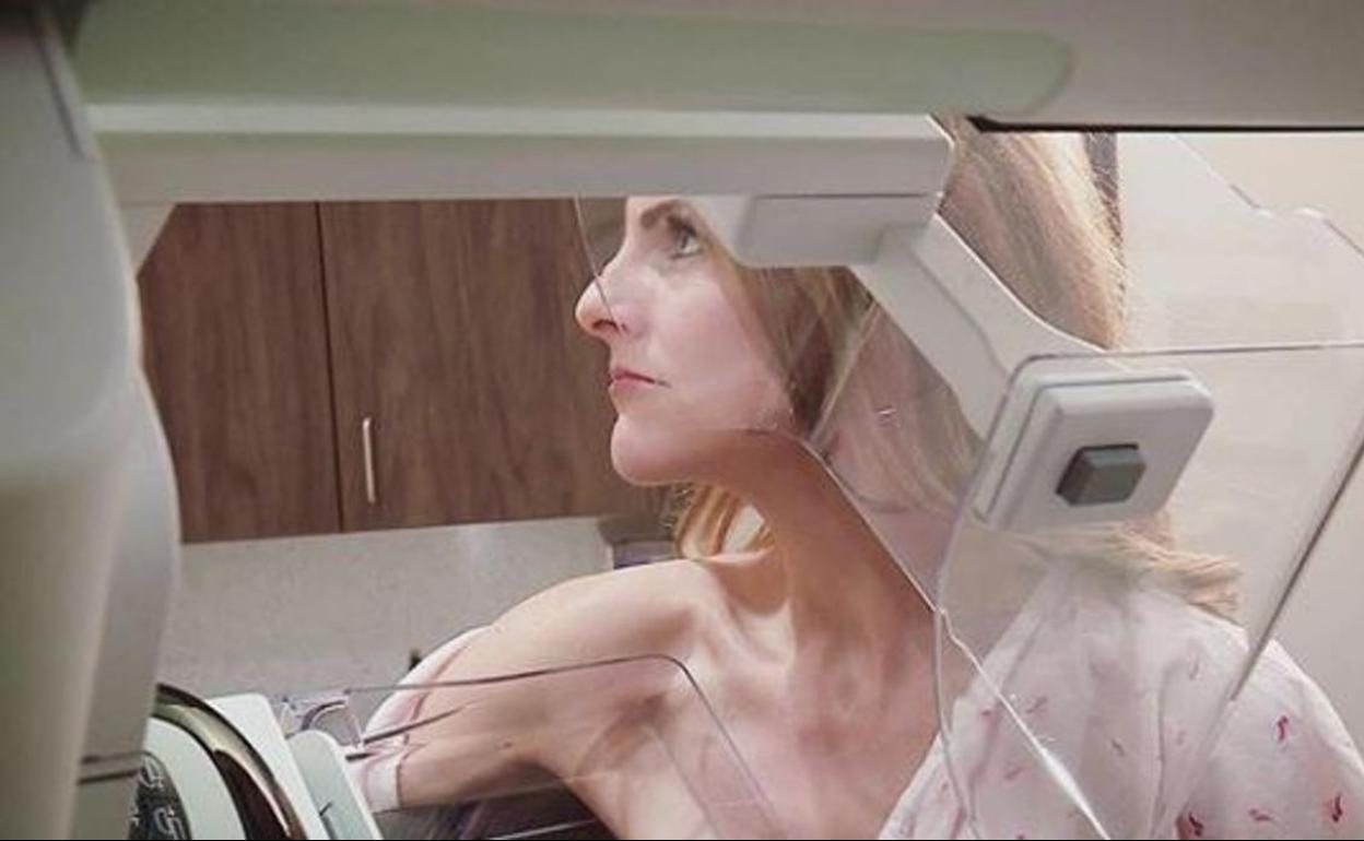 Una periodista descubre que tiene cáncer en pleno directo