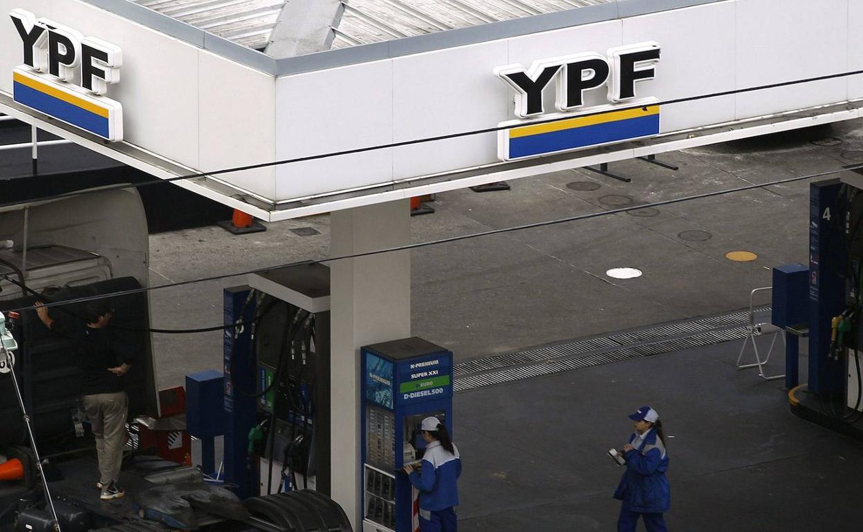 Una gasolinera de Repsol-YPf, en Argentina. 