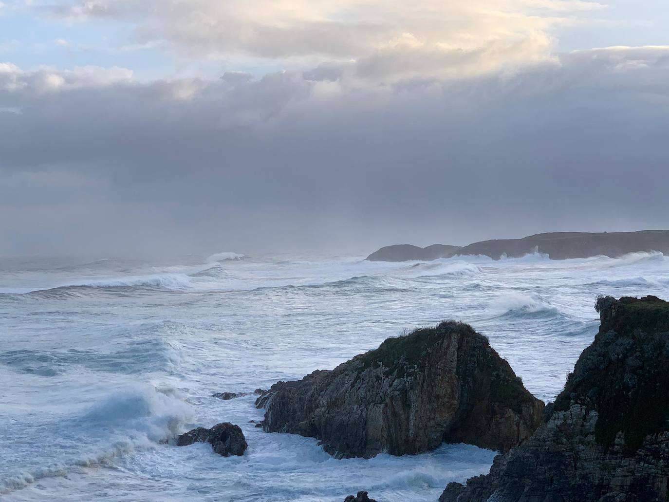 Fotos: Las impresionantes imágenes que deja &#039;Amelie&#039; en la costa de Asturias