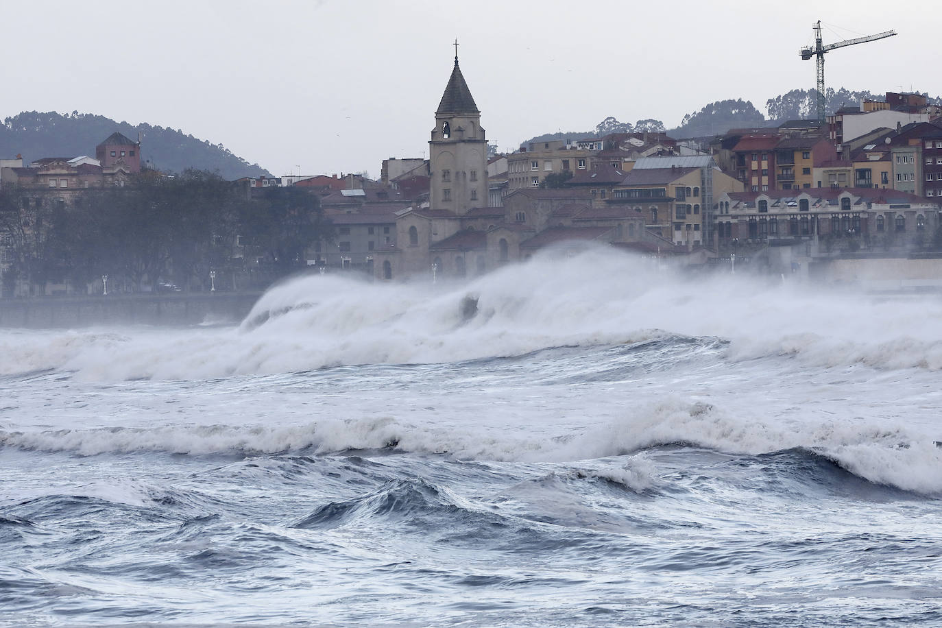 Fotos: Las impresionantes imágenes que deja &#039;Amelie&#039; en la costa de Asturias