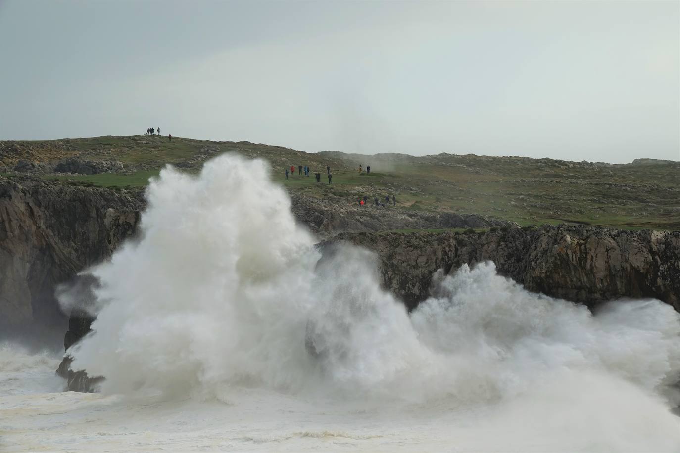 Fotos: Las impresionantes imágenes que deja &#039;Amelie&#039; en la costa de Asturias