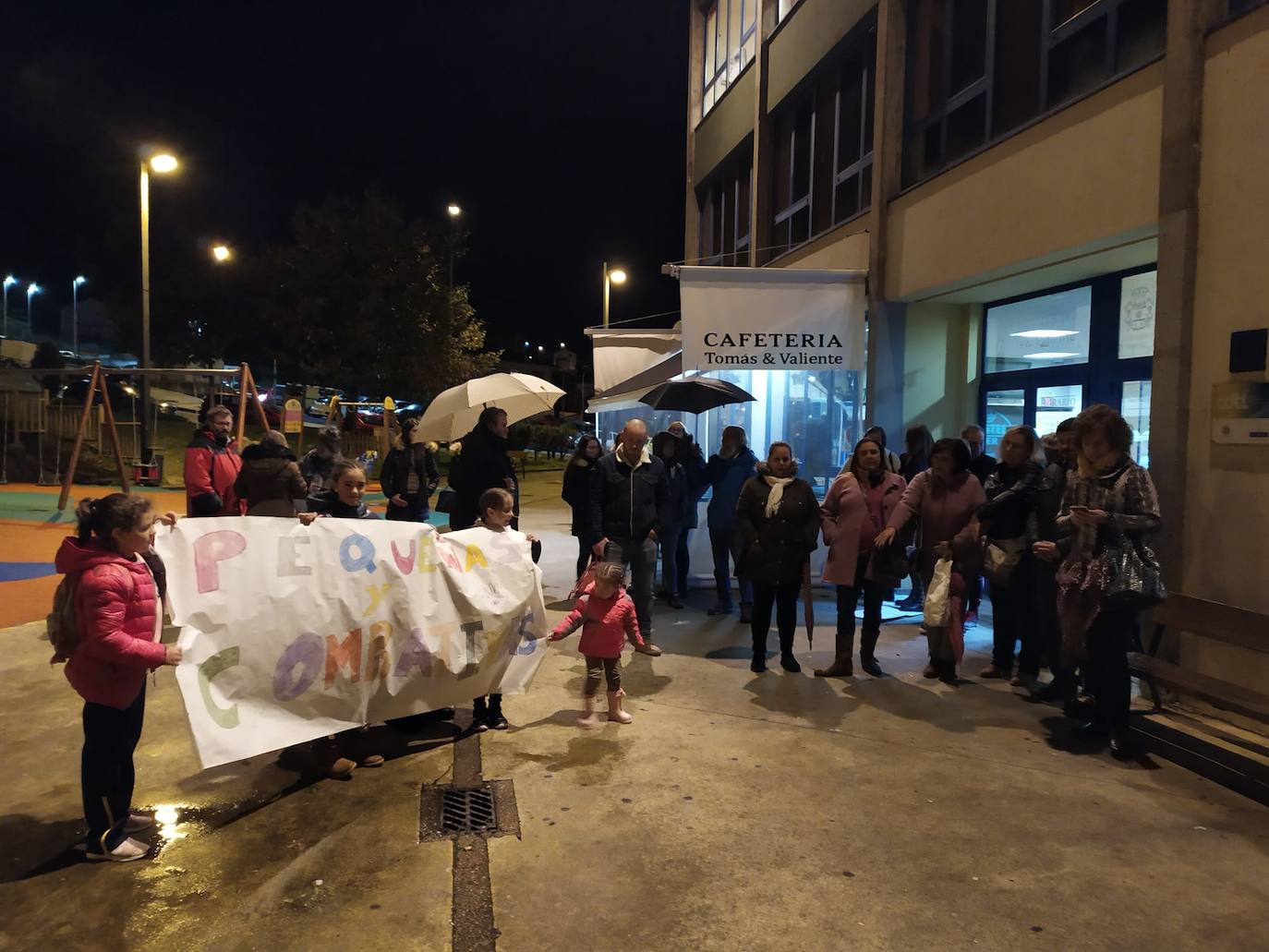 Los colectivos feministas de la región han convocado manifestaciones de repulsa contra la sentencia de la 'manada' de Manresa en varias localidades como Gijón, Oviedo, Mieres, Piedras Blancas,Pola de Laviana o Cangas de Onís. 