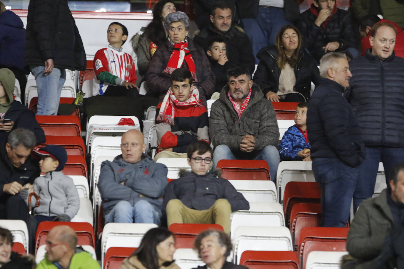 ¿Estuviste este sábado en El Molinón en el partido Sporting - Numancia? ¡Búscate en nuestra galería de imágenes! 