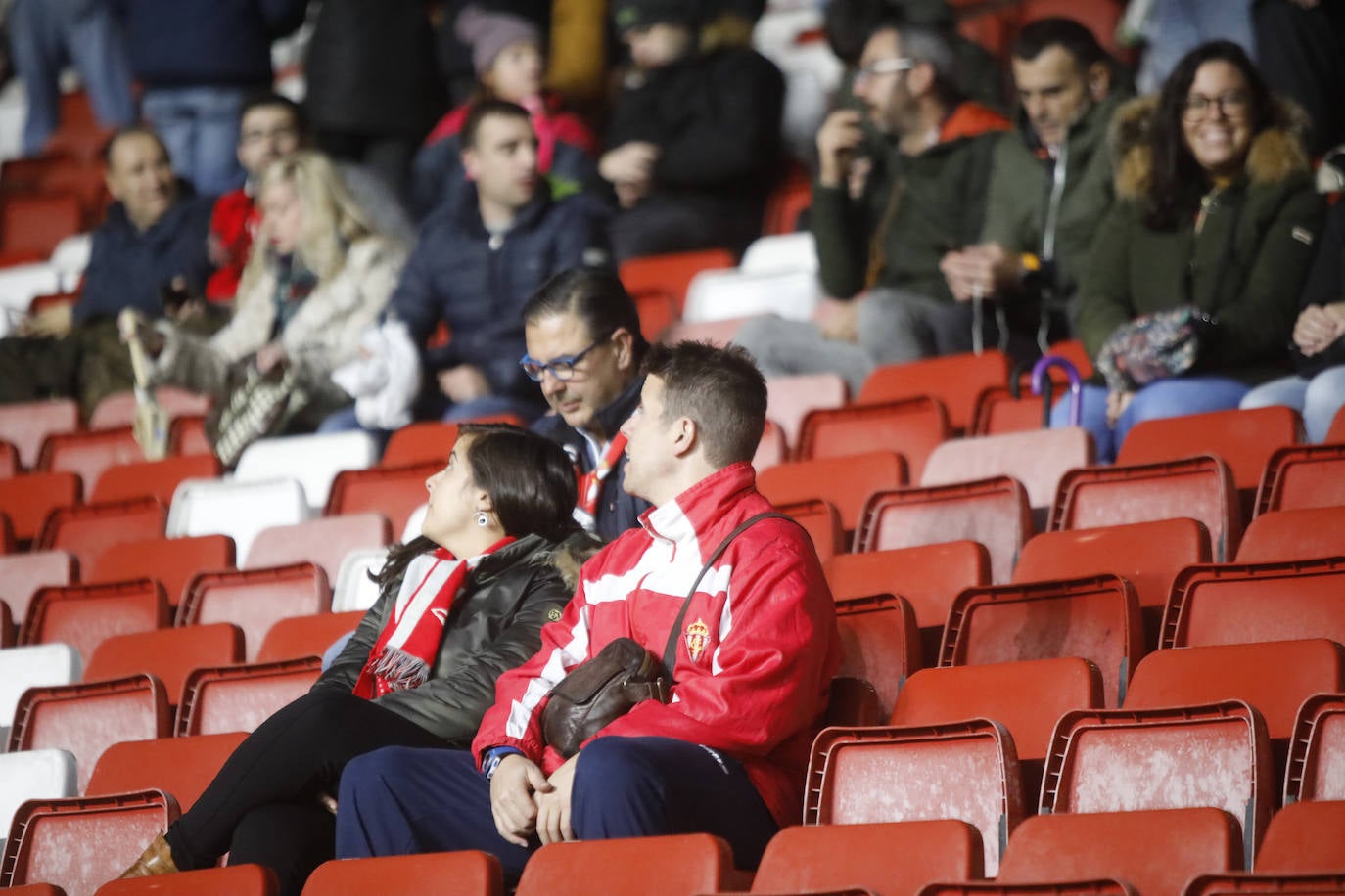 ¿Estuviste este sábado en El Molinón en el partido Sporting - Numancia? ¡Búscate en nuestra galería de imágenes! 