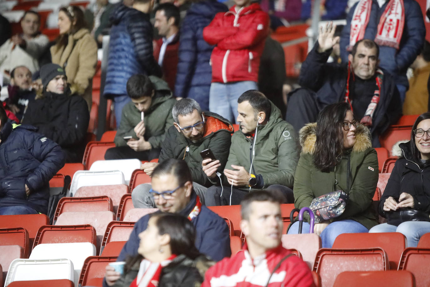 ¿Estuviste este sábado en El Molinón en el partido Sporting - Numancia? ¡Búscate en nuestra galería de imágenes! 