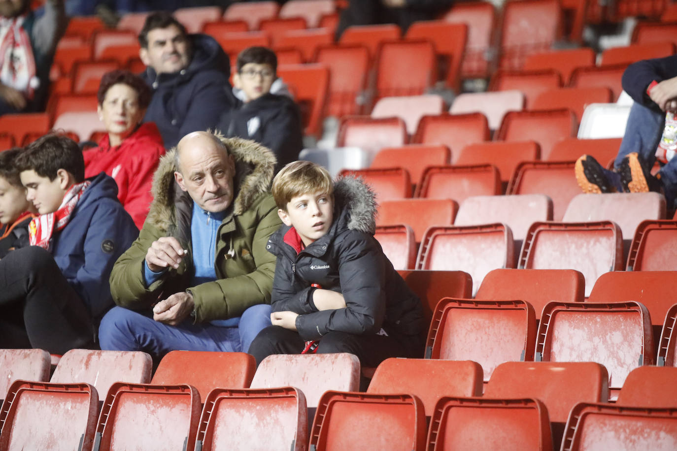 ¿Estuviste este sábado en El Molinón en el partido Sporting - Numancia? ¡Búscate en nuestra galería de imágenes! 