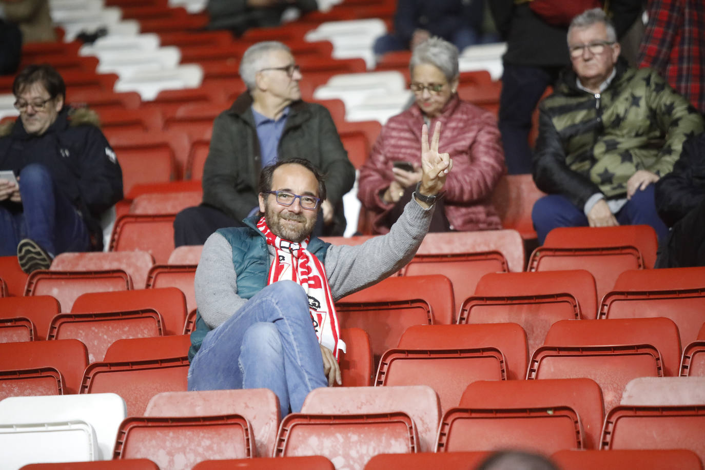 ¿Estuviste este sábado en El Molinón en el partido Sporting - Numancia? ¡Búscate en nuestra galería de imágenes! 