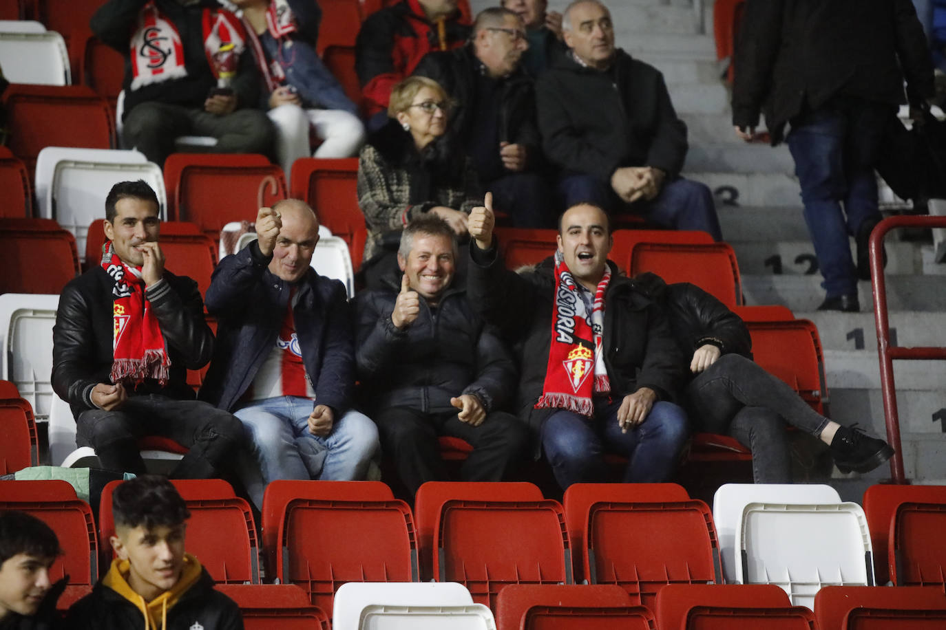 ¿Estuviste este sábado en El Molinón en el partido Sporting - Numancia? ¡Búscate en nuestra galería de imágenes! 