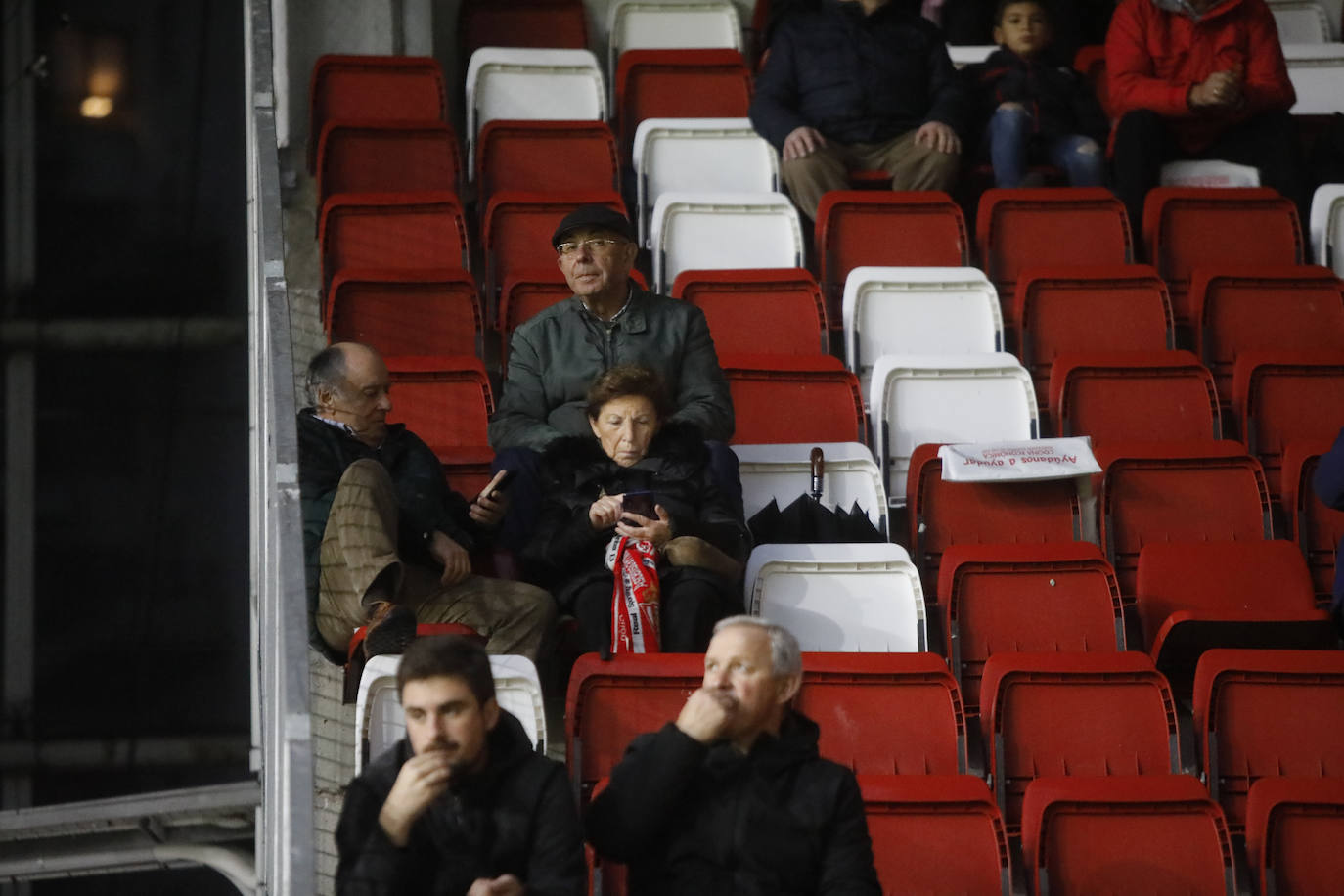 ¿Estuviste este sábado en El Molinón en el partido Sporting - Numancia? ¡Búscate en nuestra galería de imágenes! 