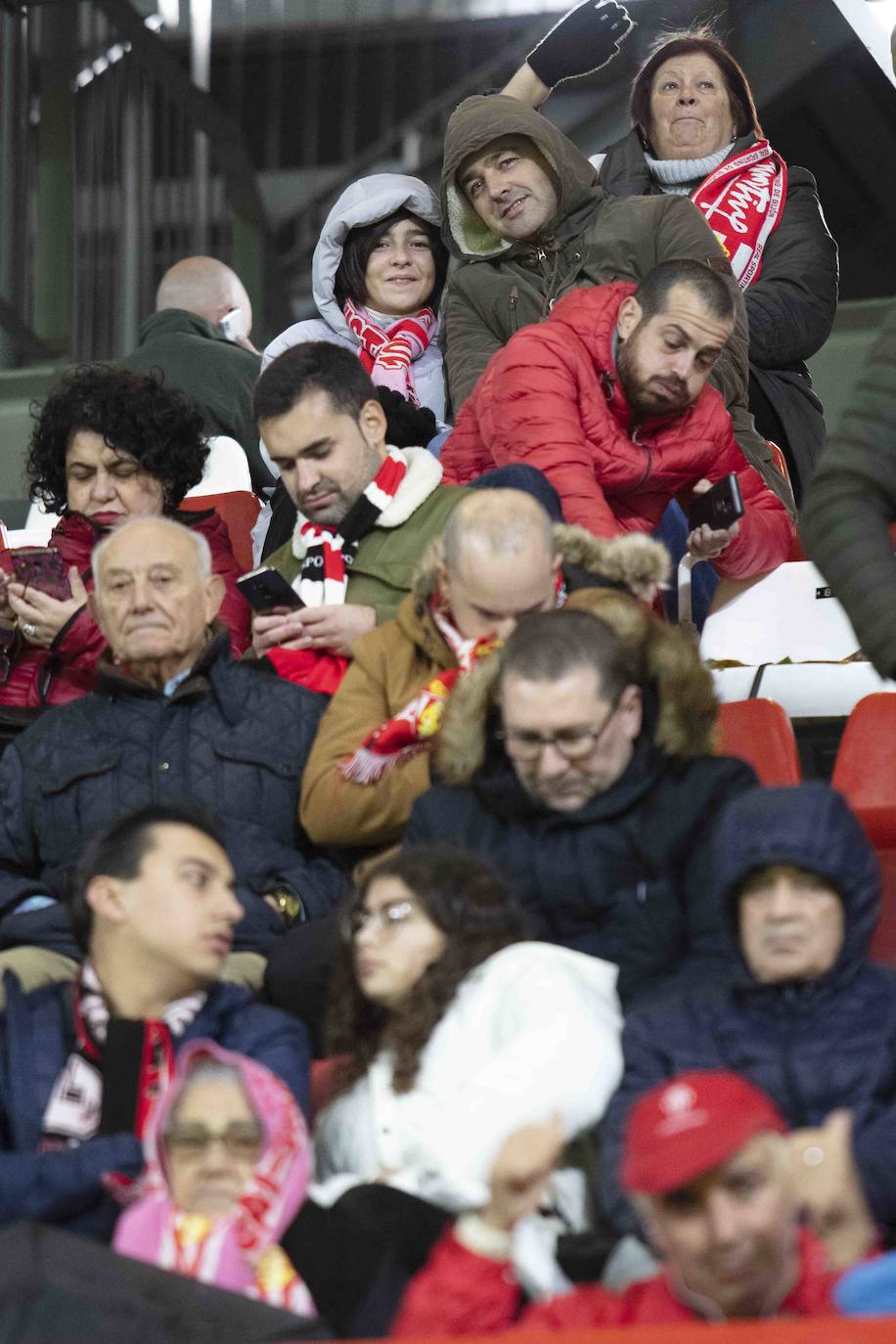 ¿Estuviste este sábado en El Molinón en el partido Sporting - Numancia? ¡Búscate en nuestra galería de imágenes! 