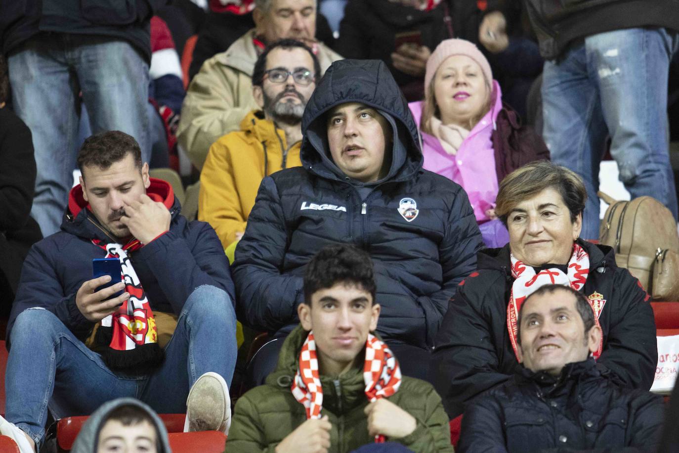 ¿Estuviste este sábado en El Molinón en el partido Sporting - Numancia? ¡Búscate en nuestra galería de imágenes! 