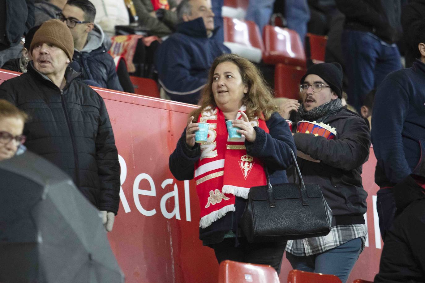 ¿Estuviste este sábado en El Molinón en el partido Sporting - Numancia? ¡Búscate en nuestra galería de imágenes! 