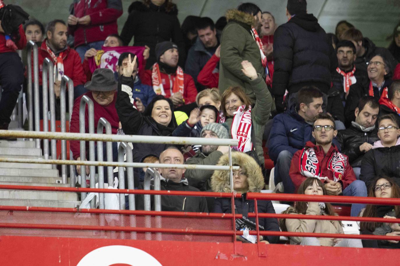 ¿Estuviste este sábado en El Molinón en el partido Sporting - Numancia? ¡Búscate en nuestra galería de imágenes! 