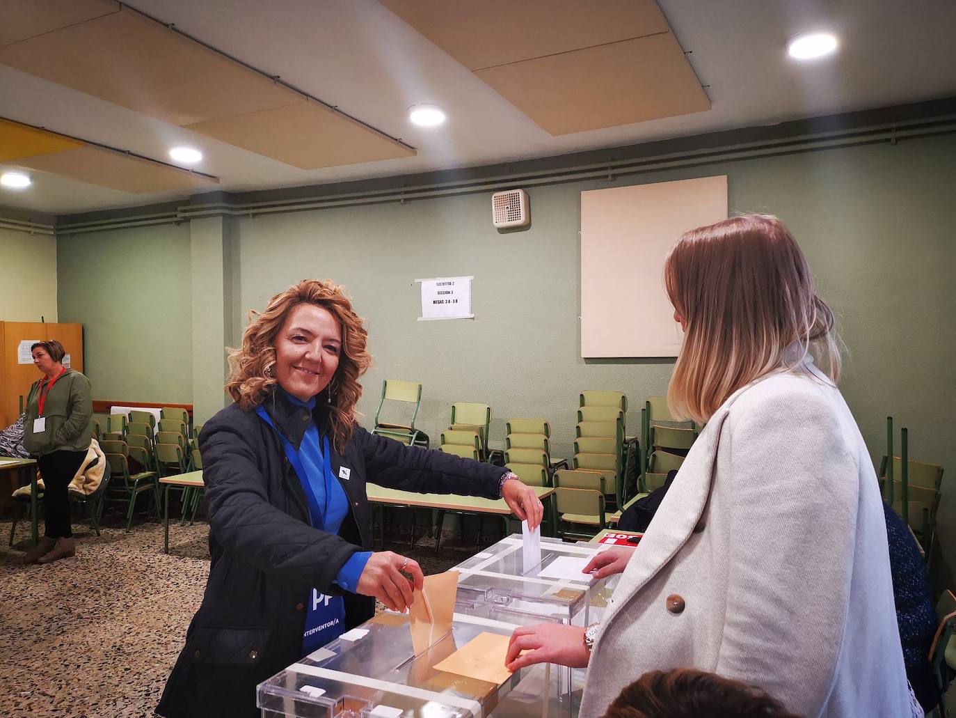 Todos los líderes políticos de la región, junto a los candidatos al Congreso y al Senado, han ejerdido ya su derecho al voto en diferentes colegios de la región. La normalidad es la tónica dominante en esta jornada, donde se no han producido incidentes destacados.