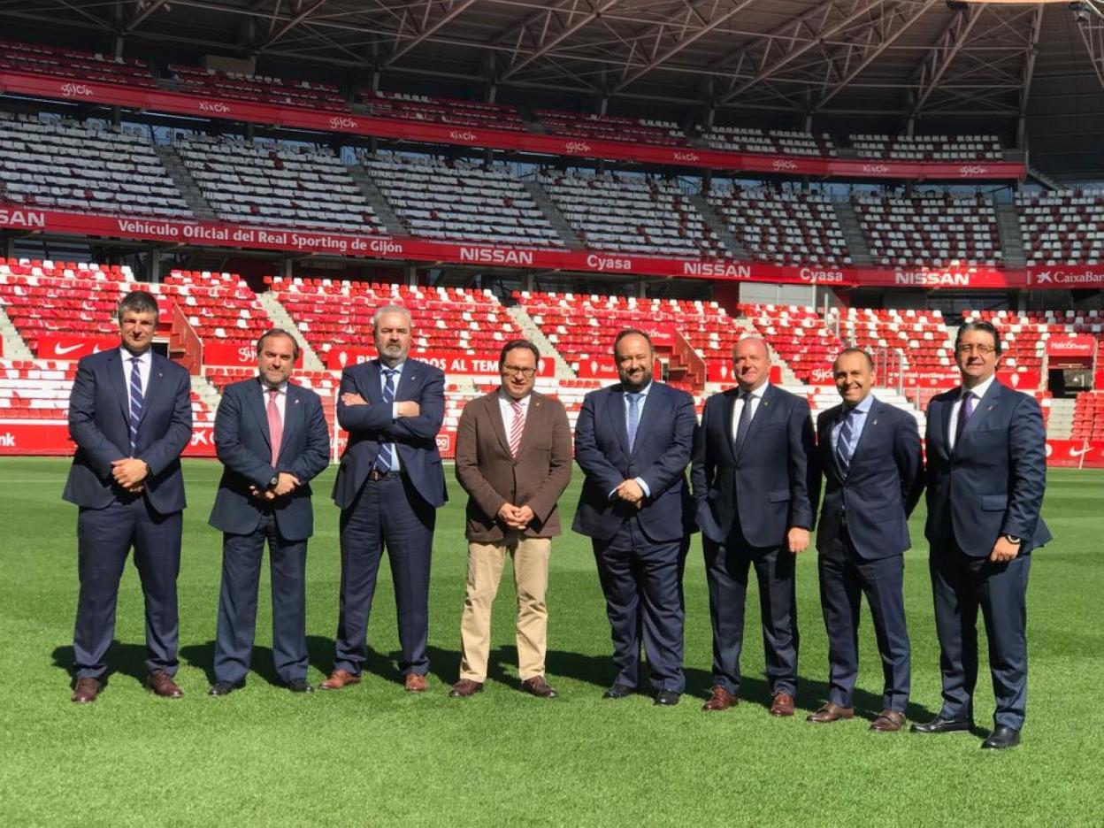 Antes del duelo, ambas directivas celebraron la comida institucional en El Molinón. 