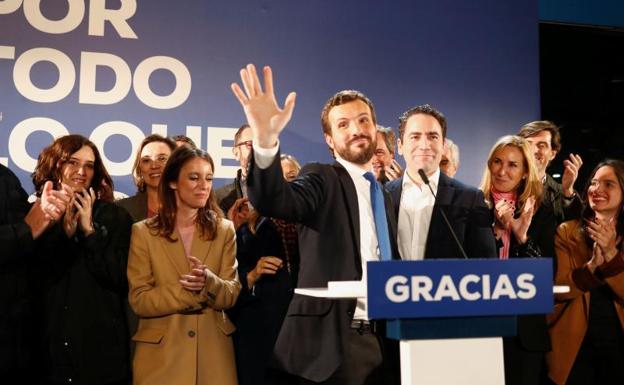 El PP celebra una subida empañada por Vox