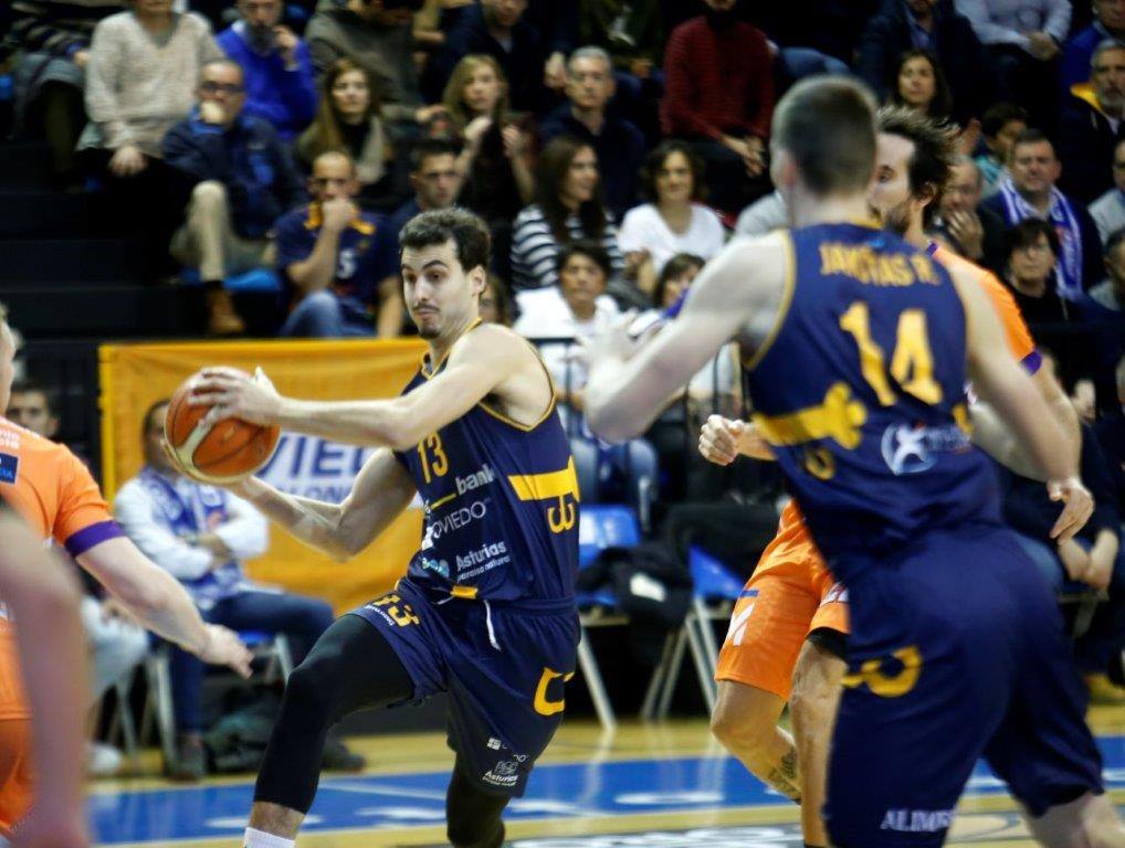 Liberbank Oviedo Baloncesto 66-73 Chocolates Trapa Palencia, en imágenes