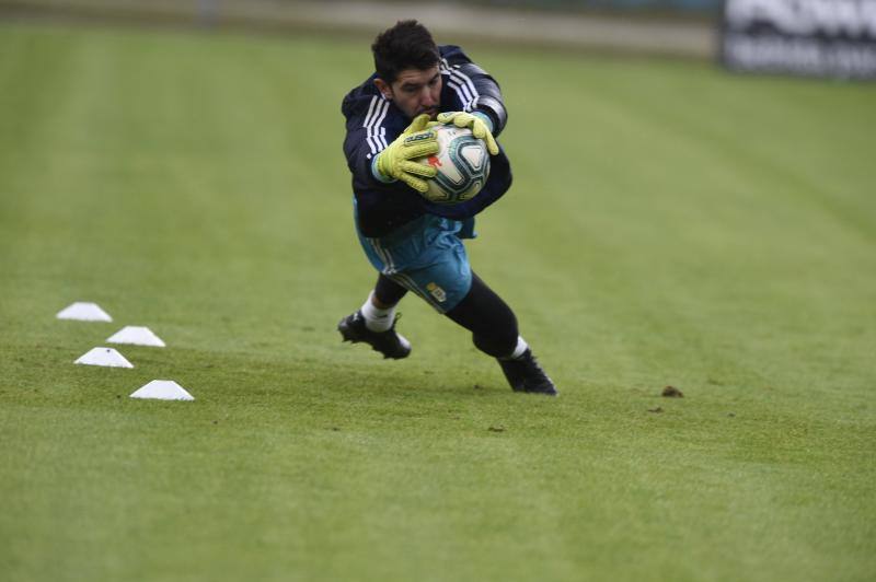 Los azules han preparado este lunes el tercer derbi que se disputará en el Carlos Tartiere desde el regreso del Real Oviedo al fútbol profesional 