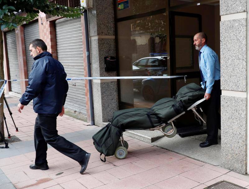 Un hombre ha apuñalado y matado a su yerno en su domicilio familiar en Mieres tras una disputa familiar, y posteriormente se ha entregado a la Policía.