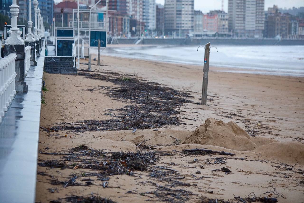 Fotos: Los destrozos que deja el temporal en Gijón