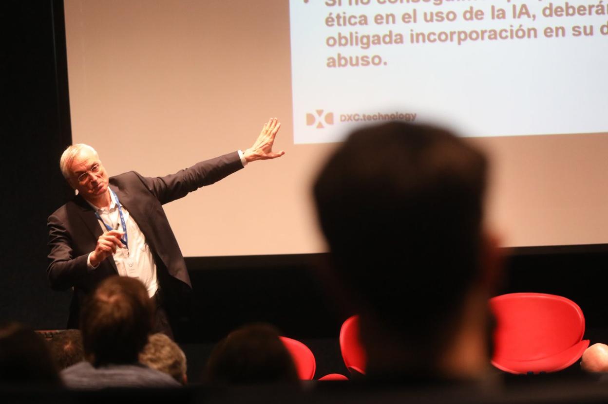 Juan Juan reflexionó sobre el potencial de la Inteligencia Artificial. 