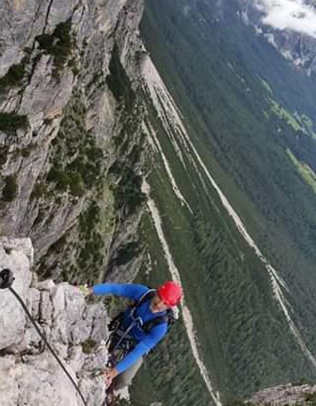 Luis Romero durante su subida a Los Dolomitas (Italia). 