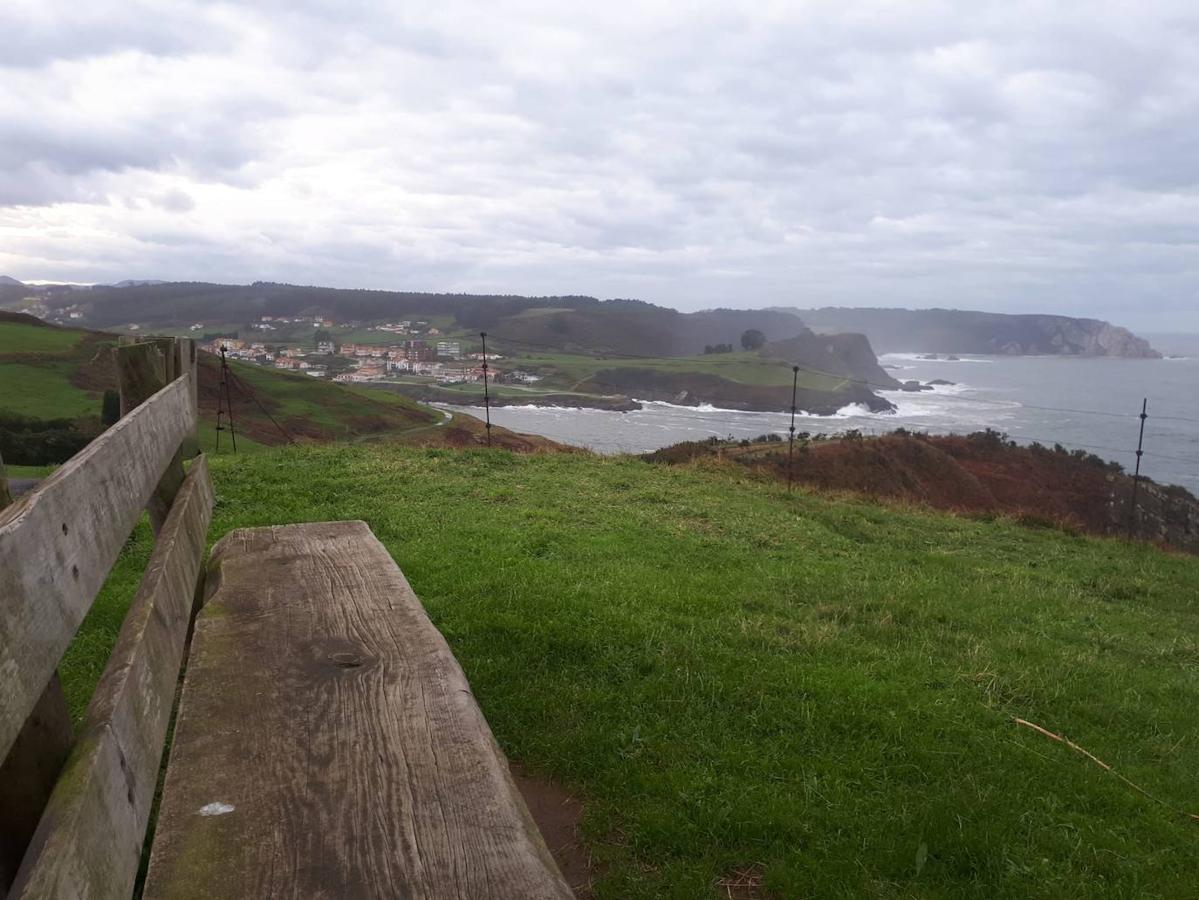 Recorremos una de las rutas costeras más espectaculares del litoral asturiano, situada entre la Playa de Arnao y San Juan de la Arena.