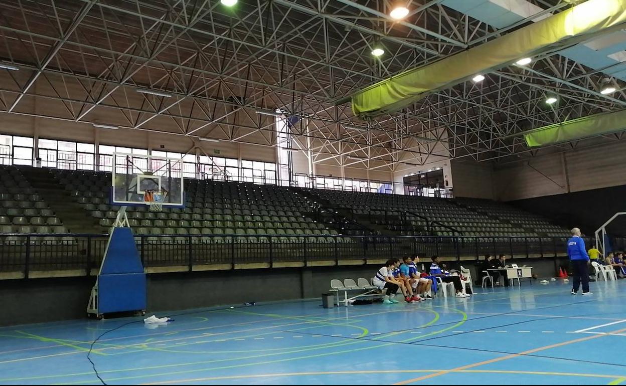 La segunda parte se jugó a puerta cerrada en el polideportivo de La Magdalena. 