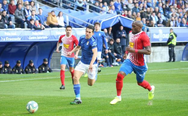 Un momento del partido Real Oviedo - Sporting.