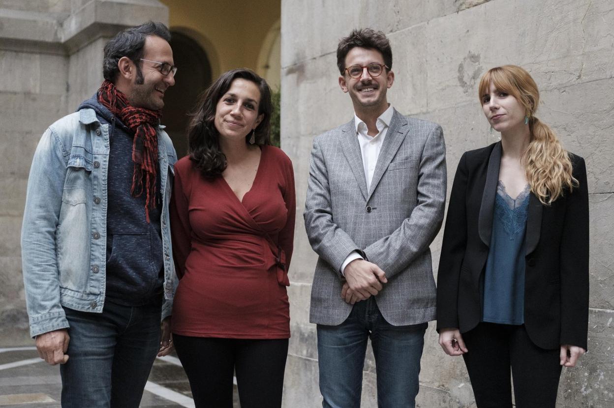 Javier Cerdá, Emma Tusell, Félix Tusell y Carmela Oliart, en el Centro de Cultura Antiguo Instituto. 