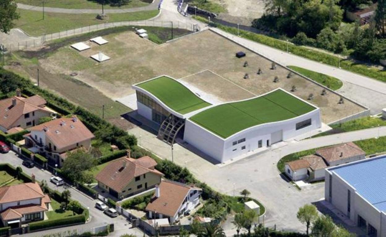 Vista aérea de la depuradora del este construida en terrenos de El Pisón y paralizada judicialmente. 