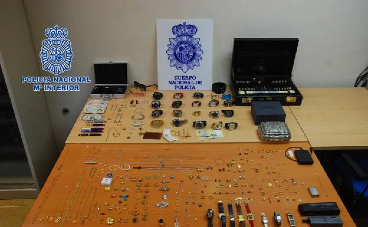 Detienen a tres miembros de un grupo criminal itinerante que robaron nueve viviendas en Asturias