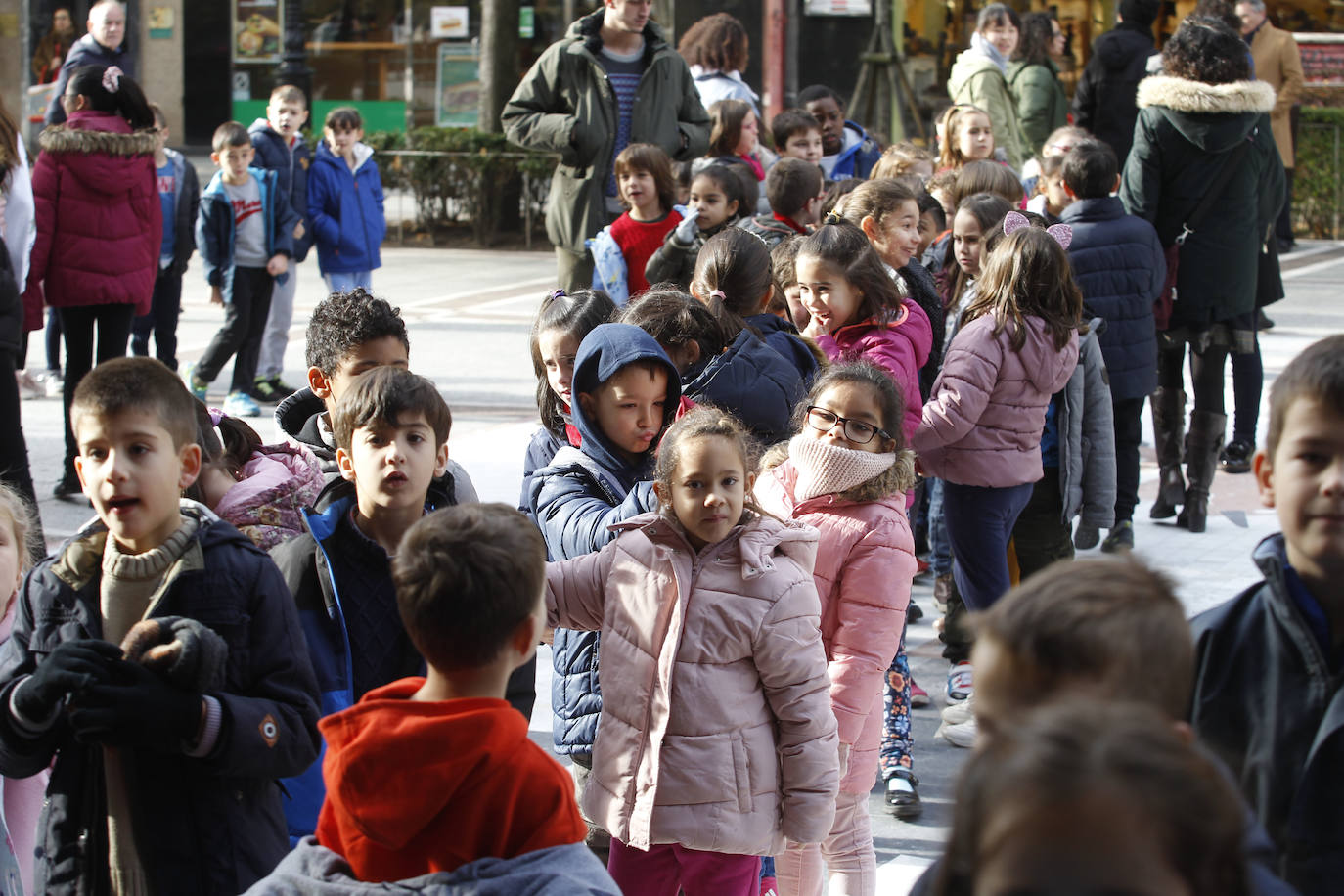 Más de 15.000 niños y jóvenes participan en las sesiones escolares de la sección germen del FICX, que cuenta cada año con el apoyo del diario EL COMERCIO