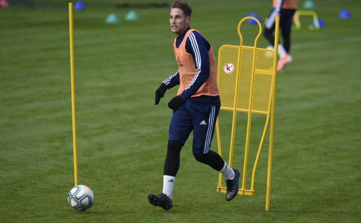 Real Oviedo | Carlos: «No nos podemos permitir el lujo de no ganar en un mes»