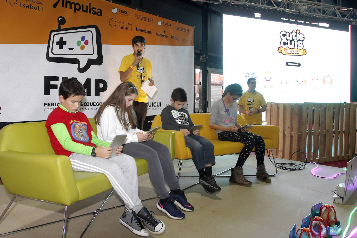 La mayor feria de videojuegos, tecnología e innovación del norte de España, que organiza EL COMERCIO junto con Cuicui Studios, abrió sus puertas, este sábado, en el Recinto Ferial Luis Adaro.