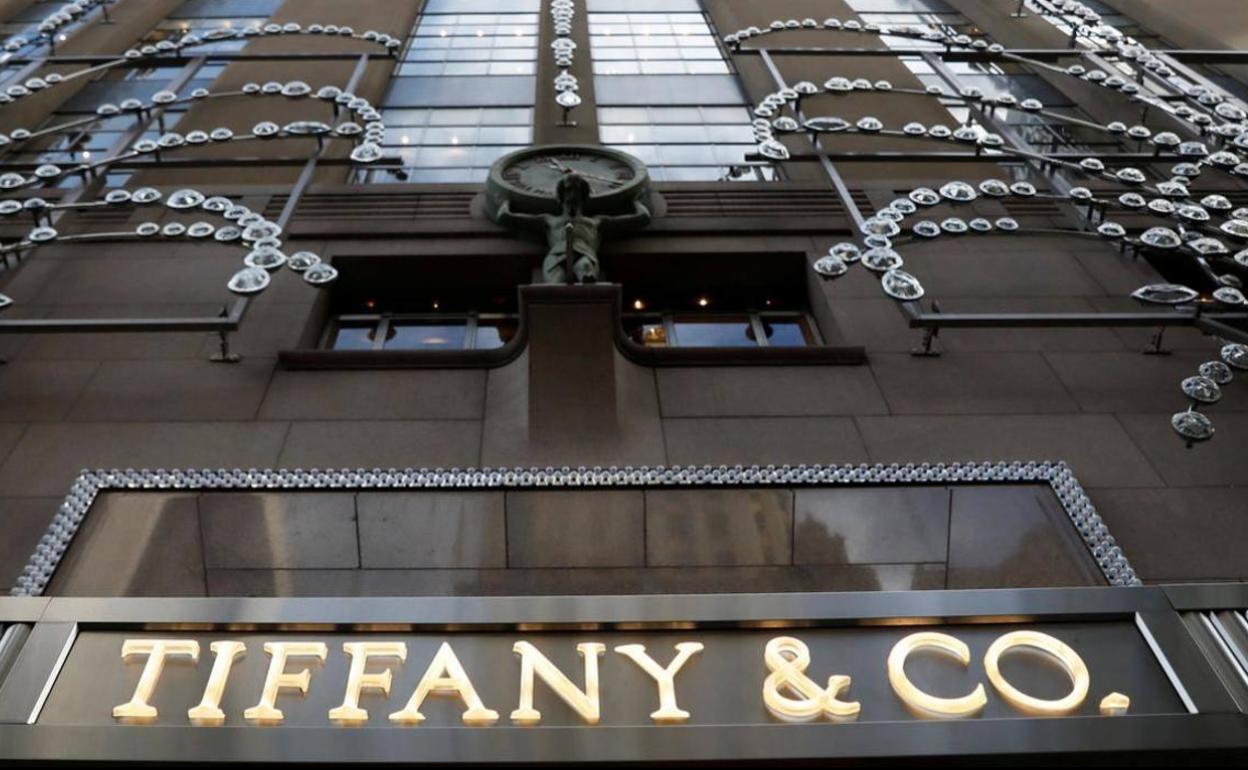 El dueño de Louis Vuitton quiere comprar Tiffany