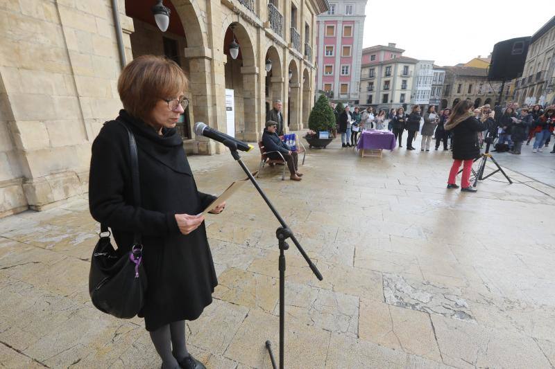 Numerosas localidades asturianas se han sumado hoy a los actos del 25-N, para expresa su repulsa ante los crímenes de la violencia machista. 