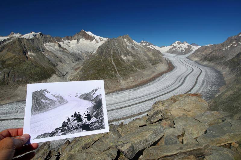 Una fotografía del glaciar Aletsch en Fieschertal (Suiza) tomada entre 1860 y 1890 en comparación con el mismo lugar visto el 4 de septiembre de 2019.