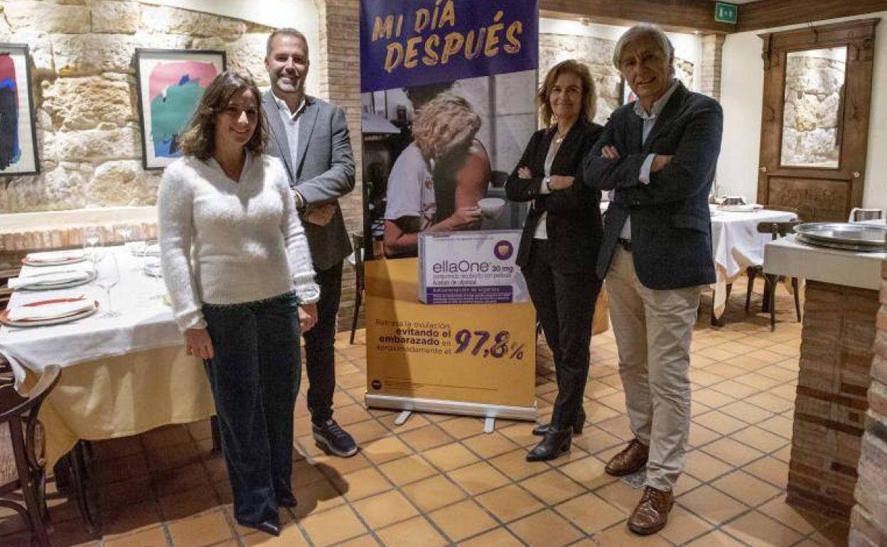 Adela Garrote, Pere Sabala, Inés Correira y Guillermo Sellers, de la multinacional farmacéutica HRA Pharma. 