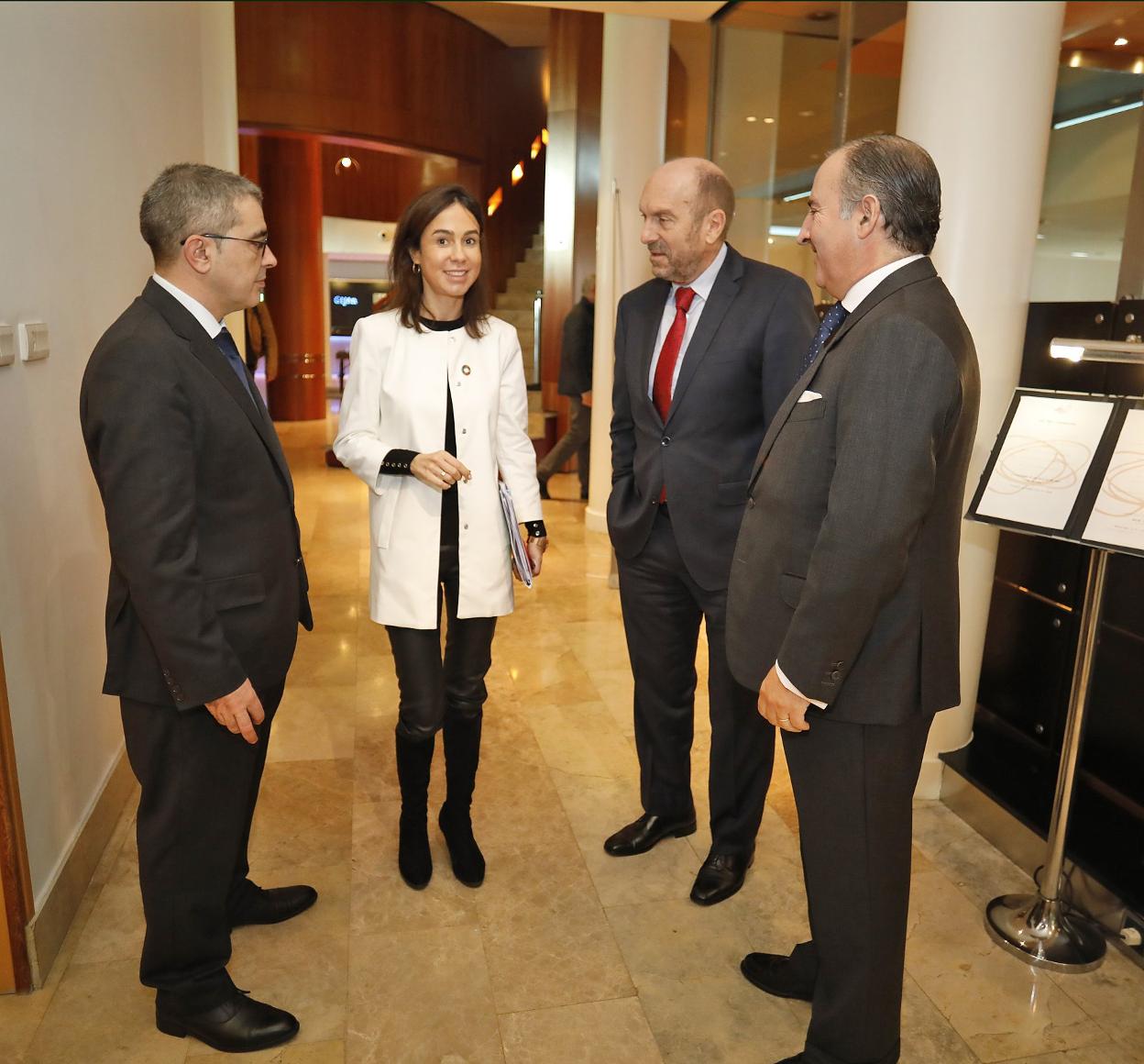 Isabel Pardo de Vera y Juan Cofiño, a su llegada al Fórum EL COMERCIO. 