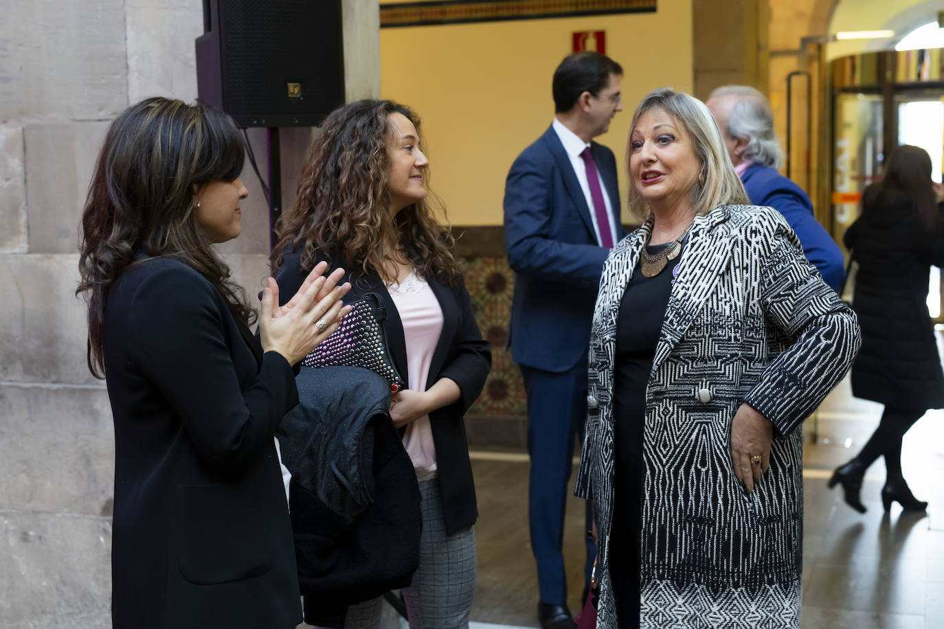 La directora general de Igualdad del Principado, Nuria Varela, ha sido la encargada de abrir la jornada Futuro en Femenino organizada en Gijón por EL COMERCIO.