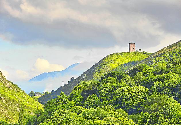 El torreón de Peñerudes. :: Juan de tury